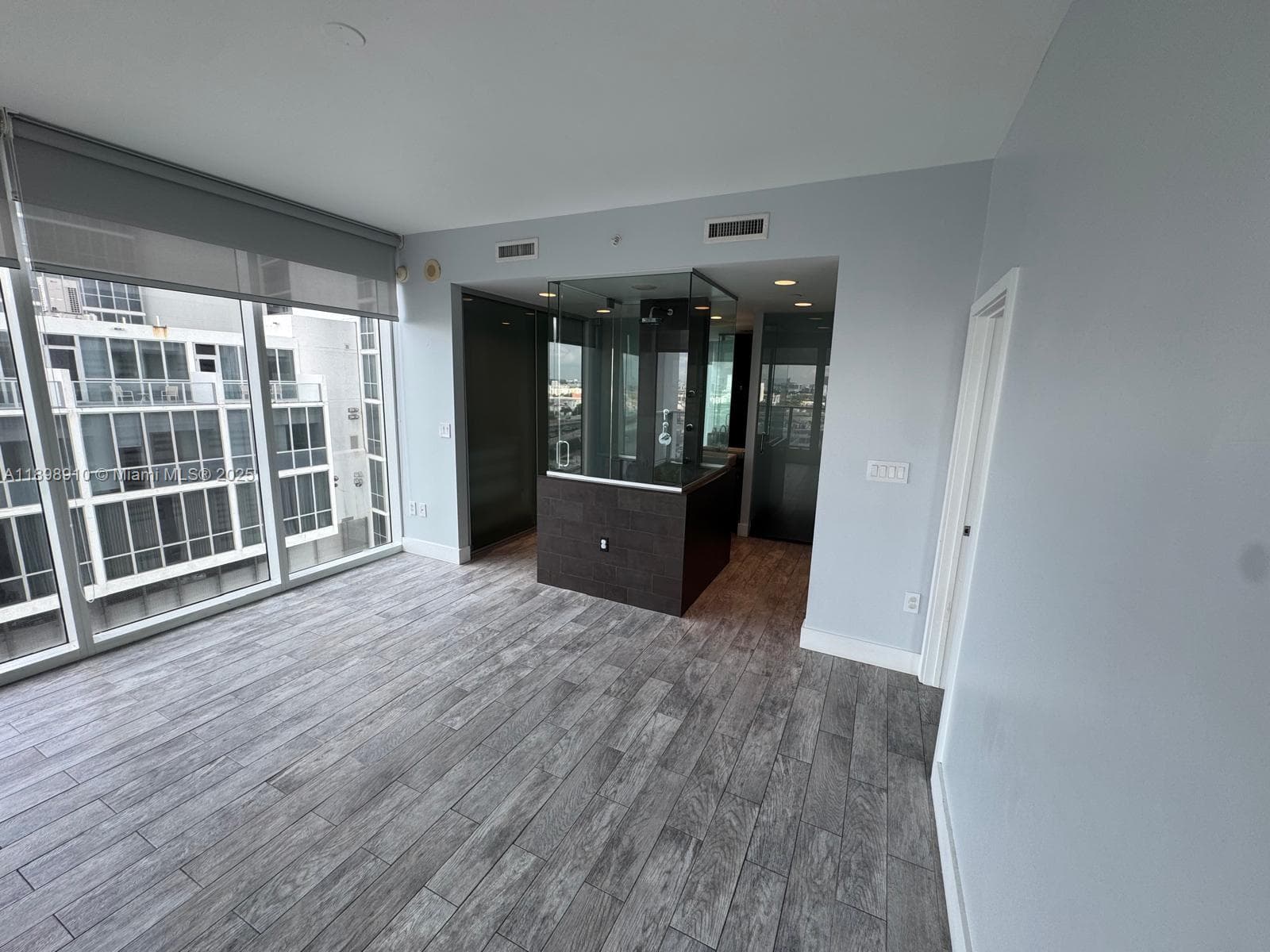1040 Biscayne Blvd # 1106, Miami FL 33132 — 13