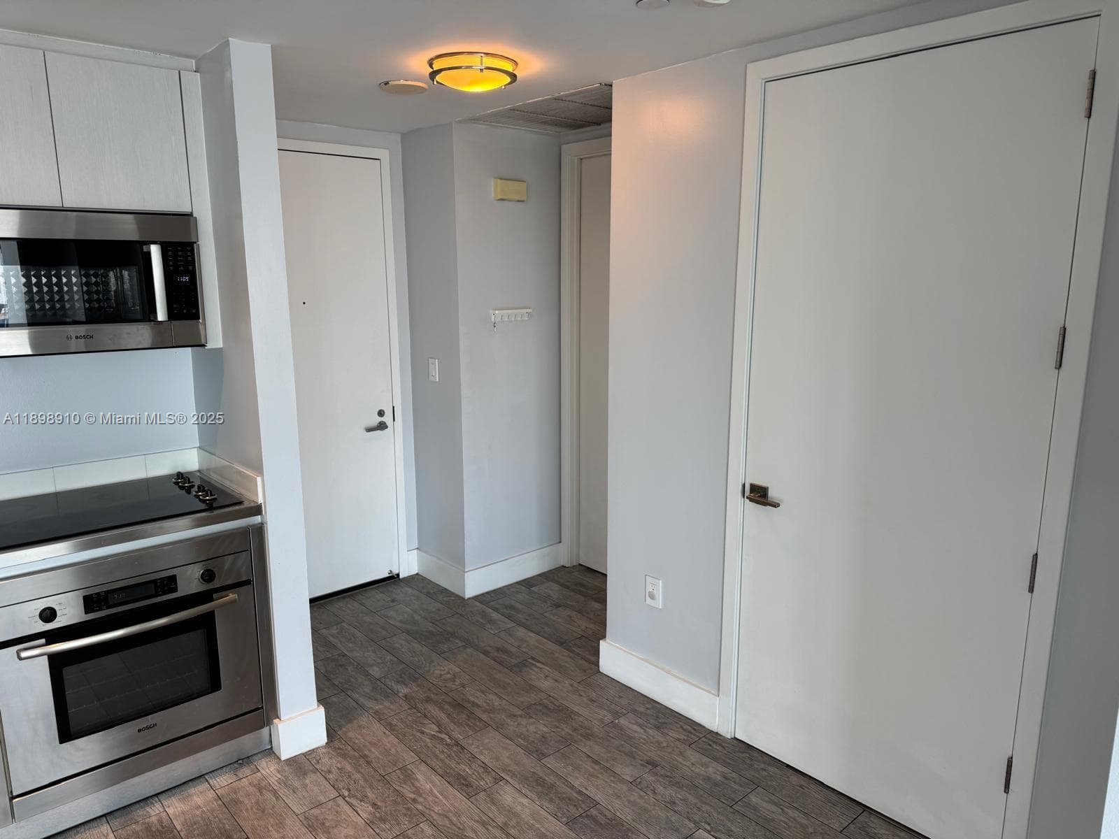 1040 Biscayne Blvd # 1106, Miami FL 33132 — 8