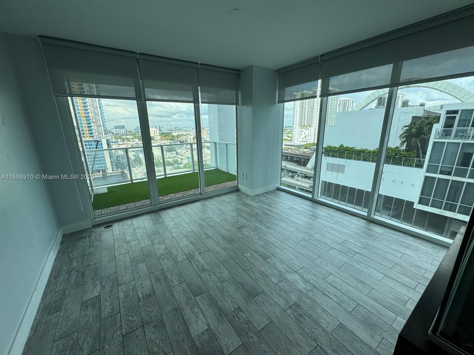 1040 Biscayne Blvd # 1106, Miami FL 33132 — 21