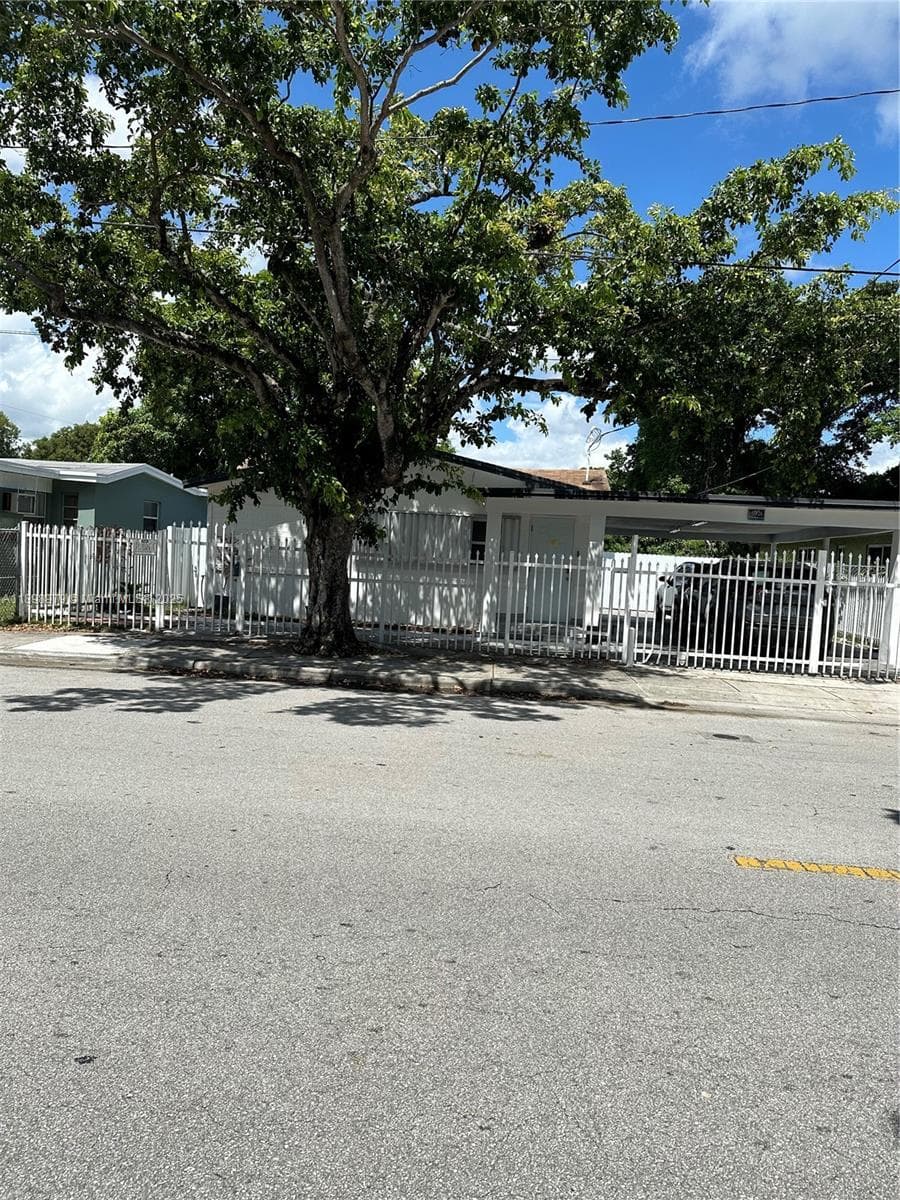 17926 SW 104th Ave, Miami FL 33157 — 5