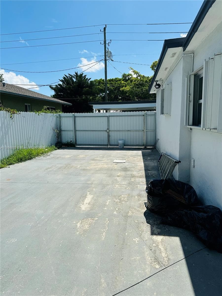 17926 SW 104th Ave, Miami FL 33157 — 37
