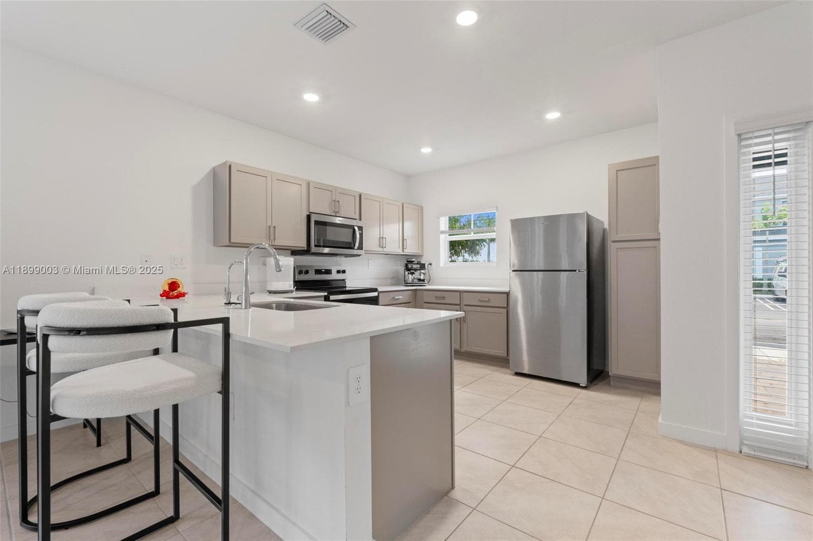377 NE 1st Dr, Florida City FL 33034 — 5