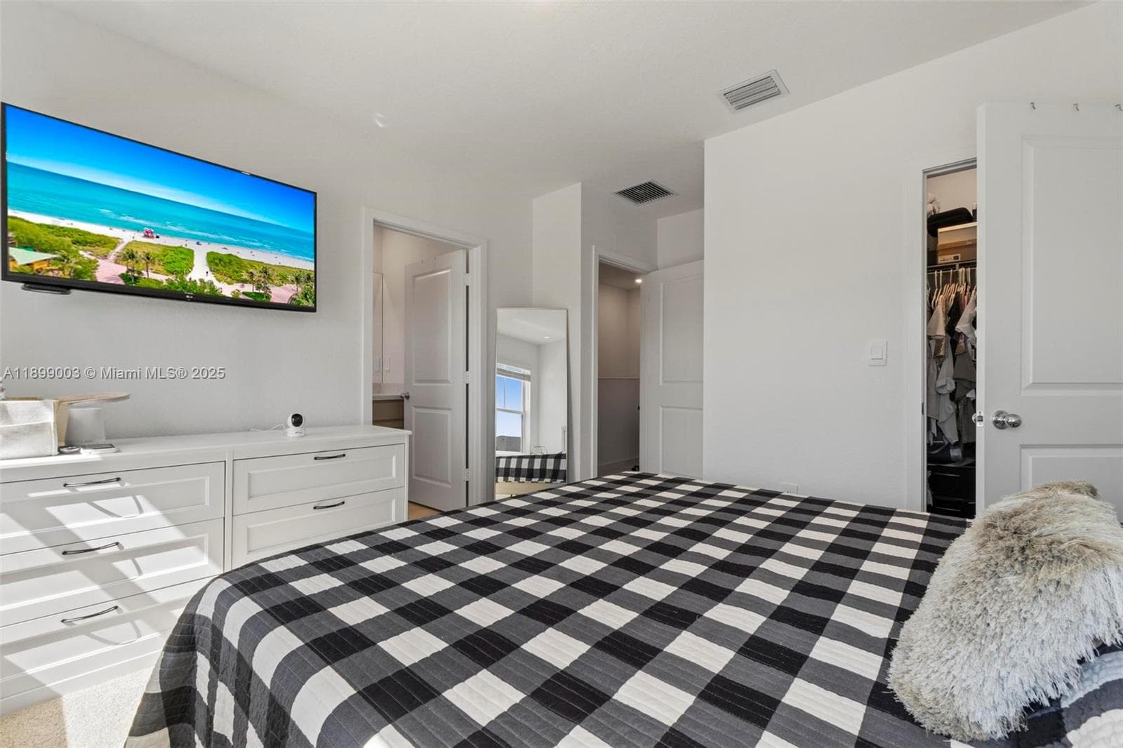 377 NE 1st Dr, Florida City FL 33034 — 25