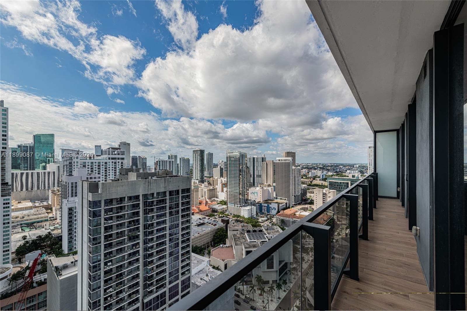 398 NE 5th St # 3017, Miami FL 33132 — 23