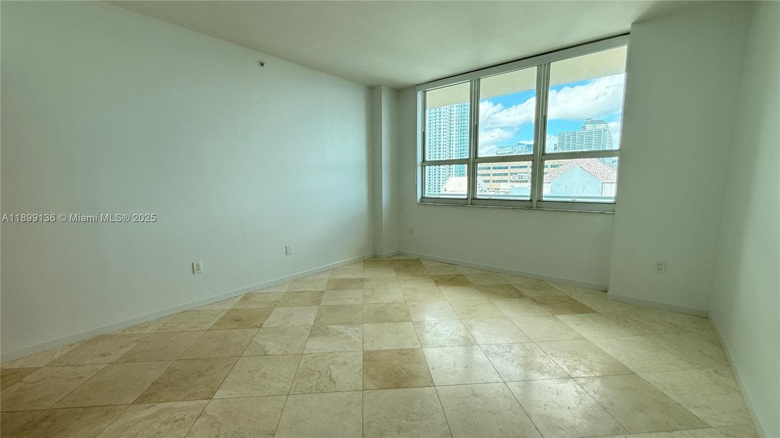 1155 Brickell Bay Dr, Miami FL 33131 — 7