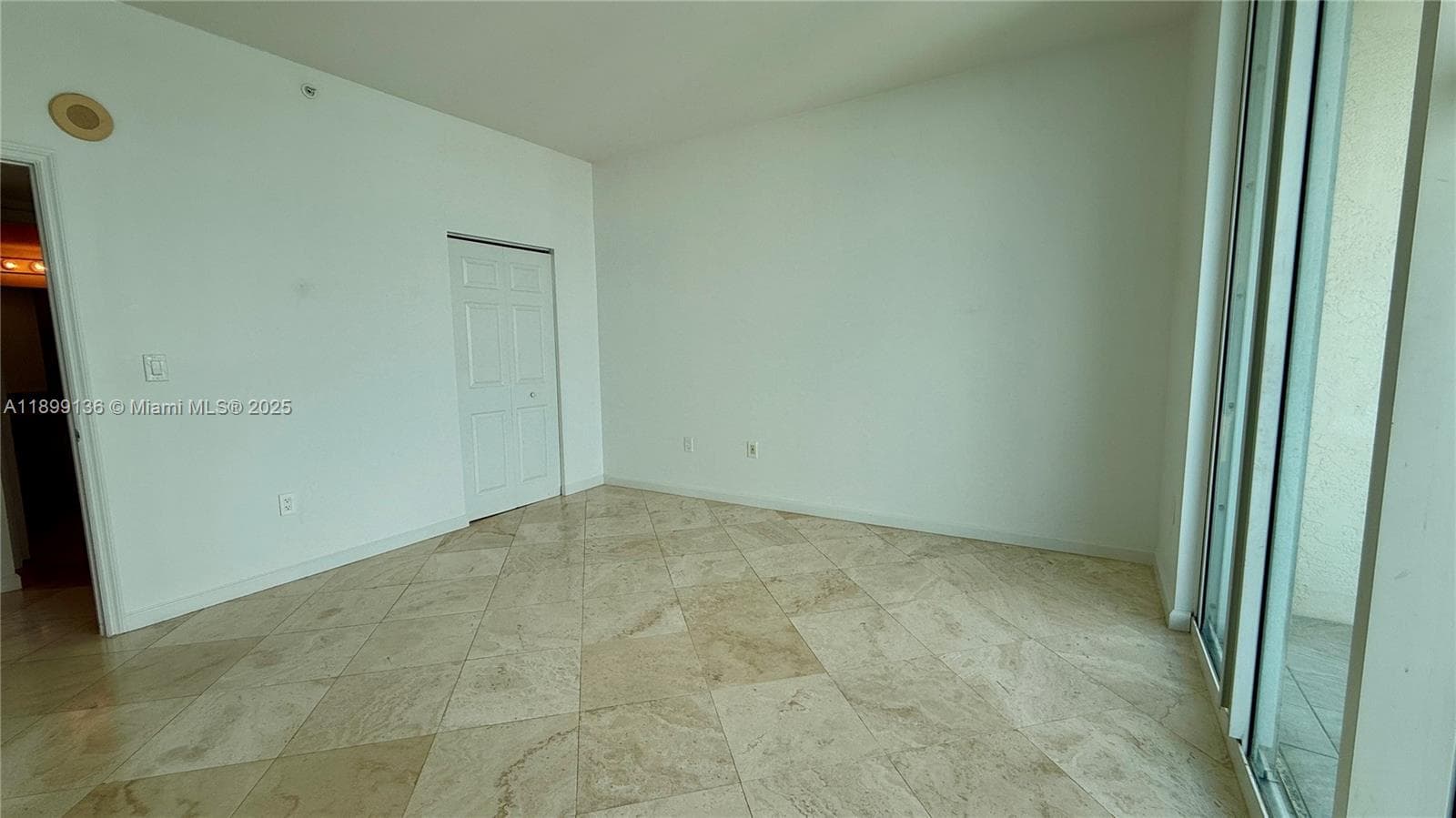 1155 Brickell Bay Dr, Miami FL 33131 — 20
