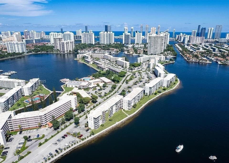 2920 Point East Dr # N311, Aventura FL 33160 — 1