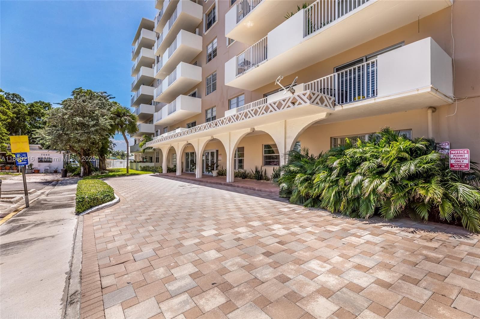 1455 N Treasure Dr # 3K, North Bay Village FL 33141 — 25