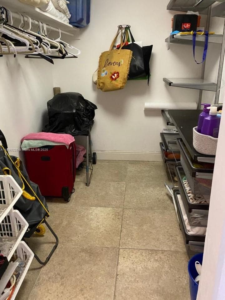 5401 Collins Ave # 729, Miami Beach FL 33140 — 23