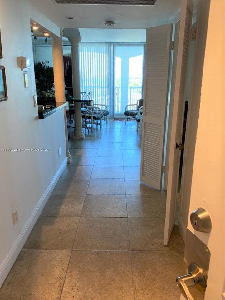 5401 Collins Ave # 729, Miami Beach FL 33140 — 17