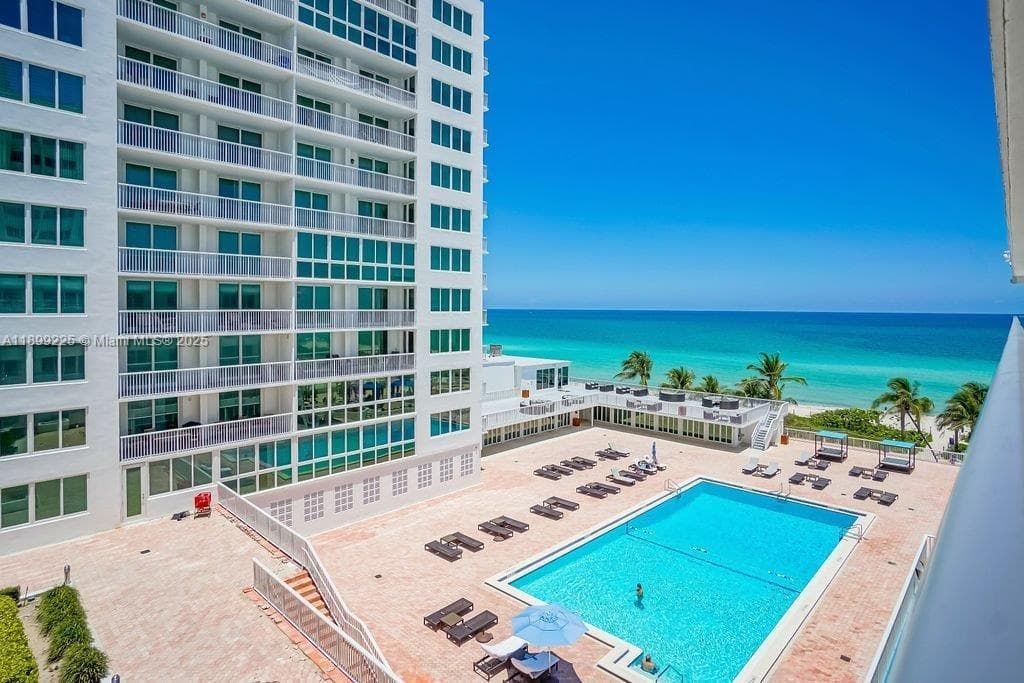5401 Collins Ave # 729, Miami Beach FL 33140 — 8