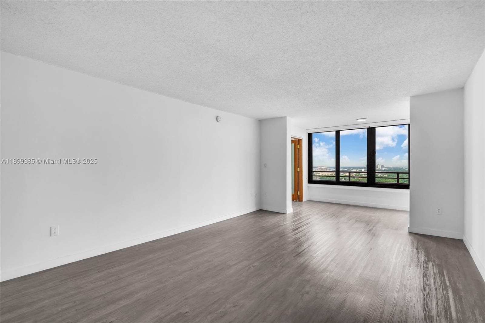 2333 Brickell Ave, Miami FL 33129 — 6
