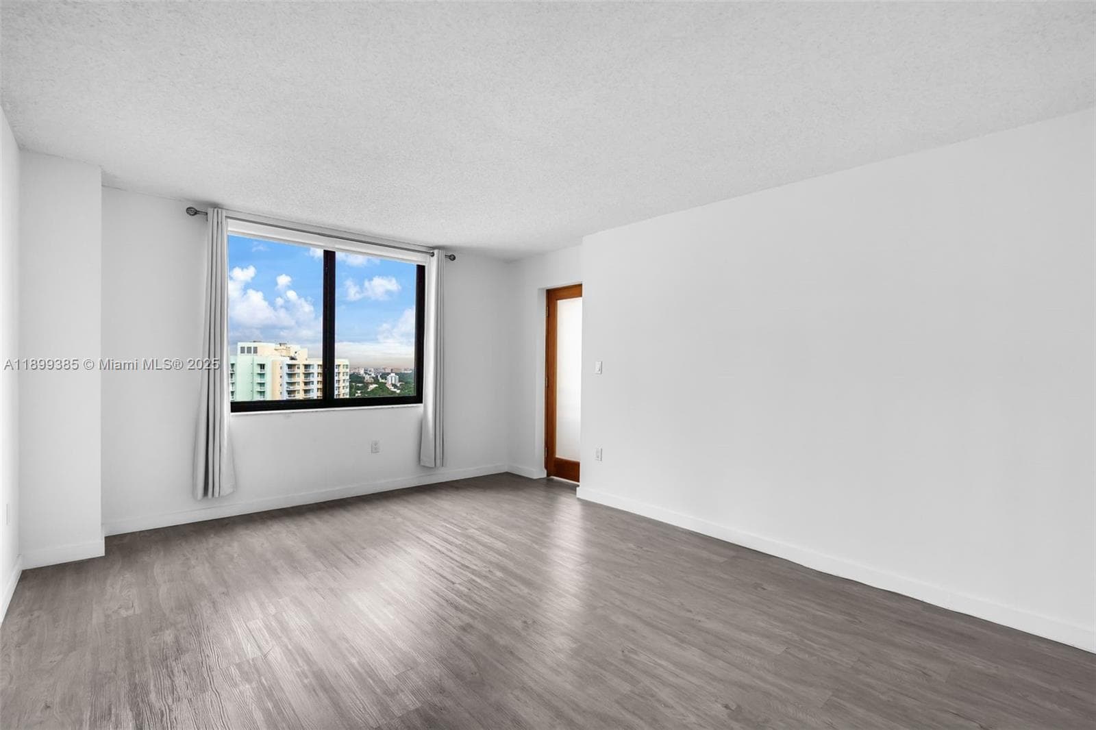 2333 Brickell Ave, Miami FL 33129 — 16