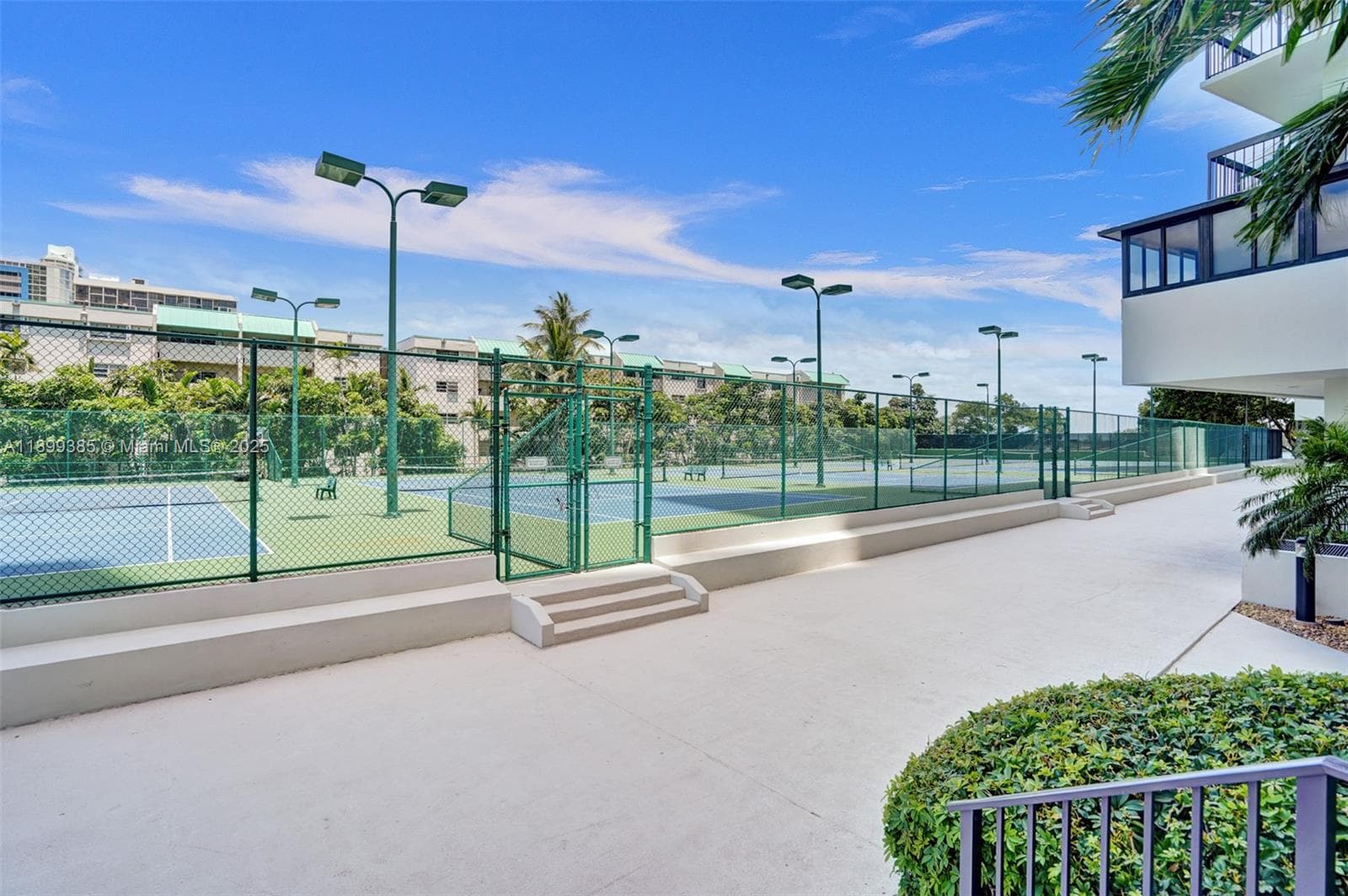 2333 Brickell Ave, Miami FL 33129 — 36