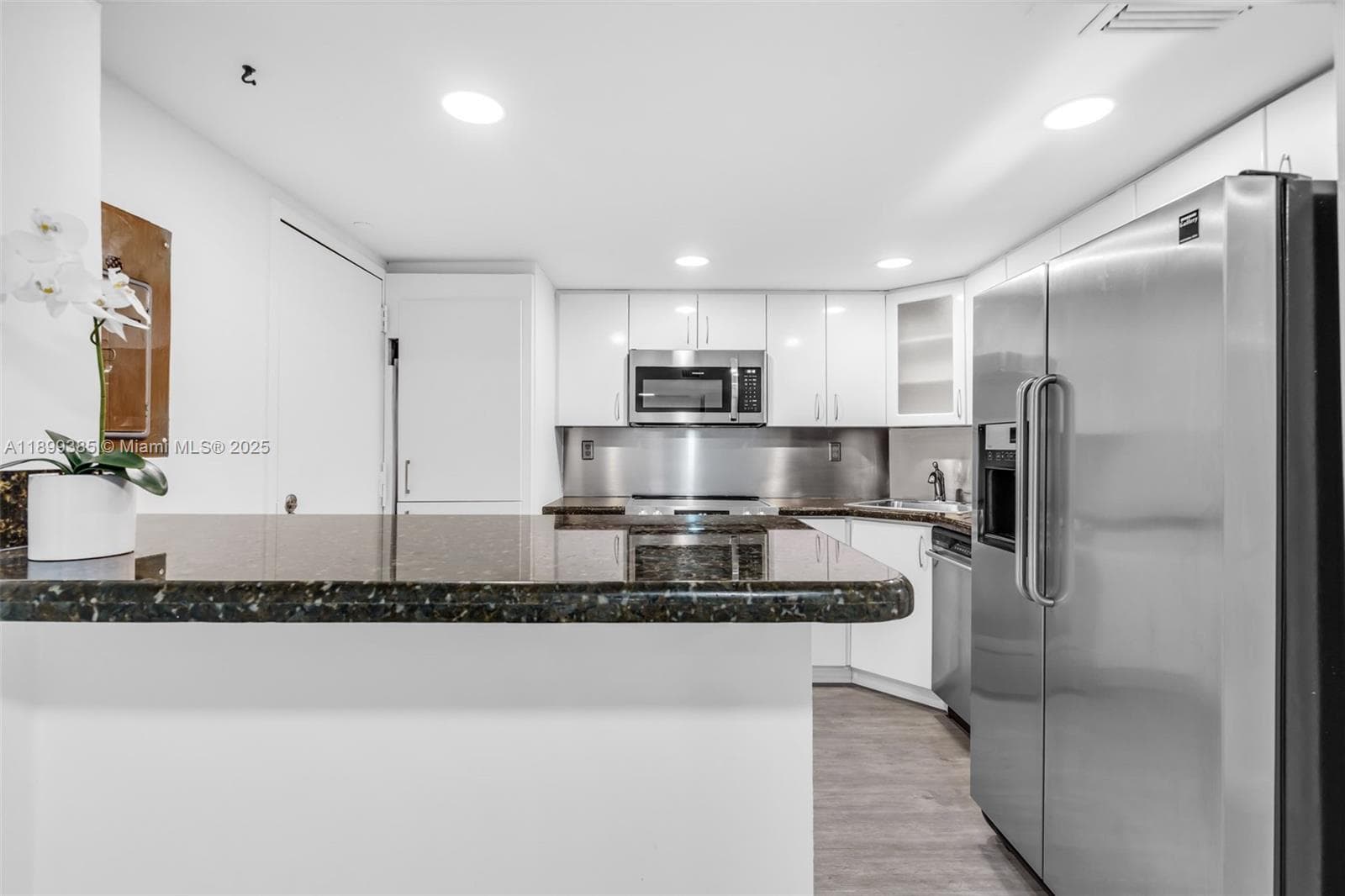 2333 Brickell Ave, Miami FL 33129 — 10