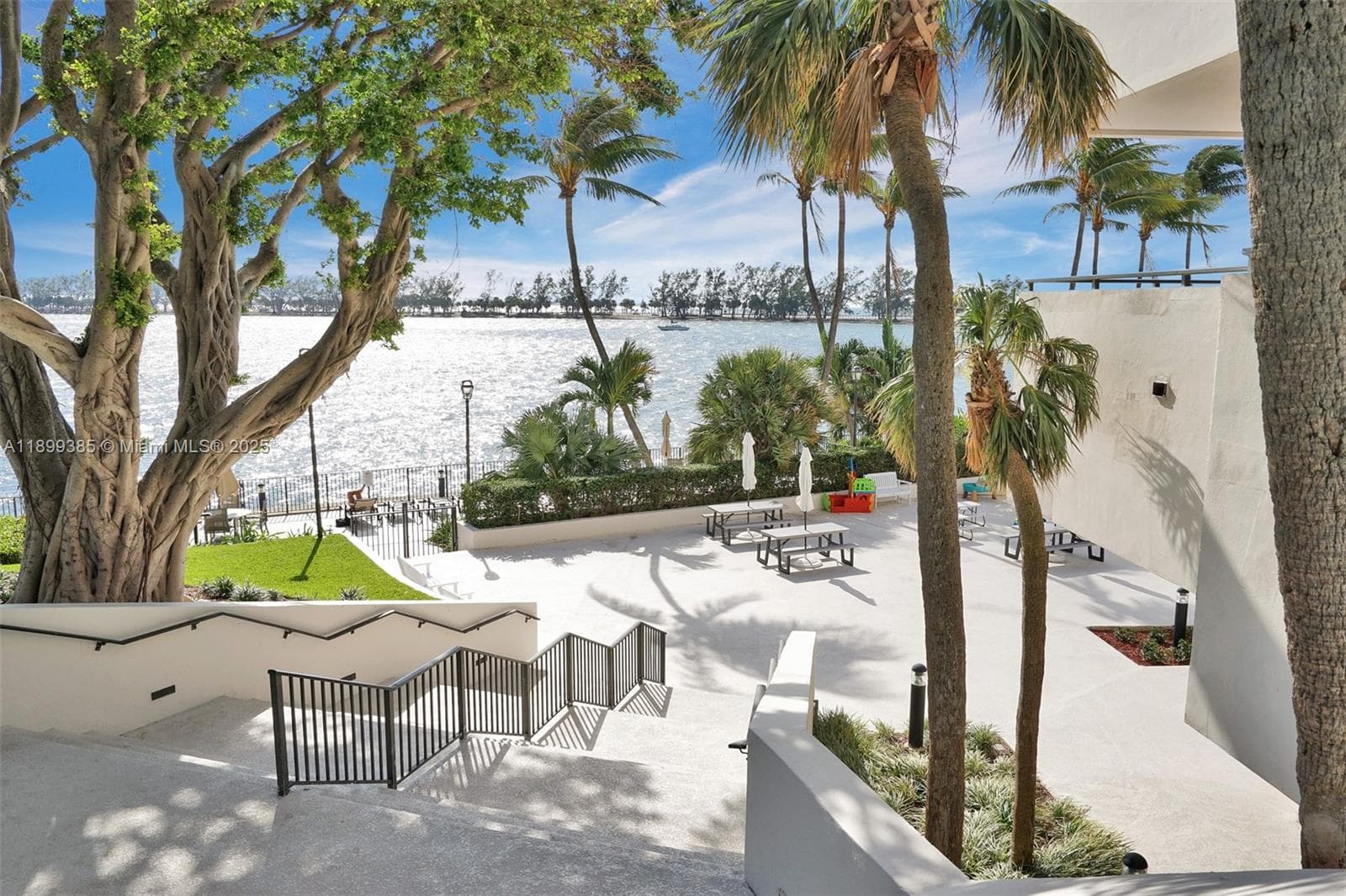 2333 Brickell Ave, Miami FL 33129 — 33