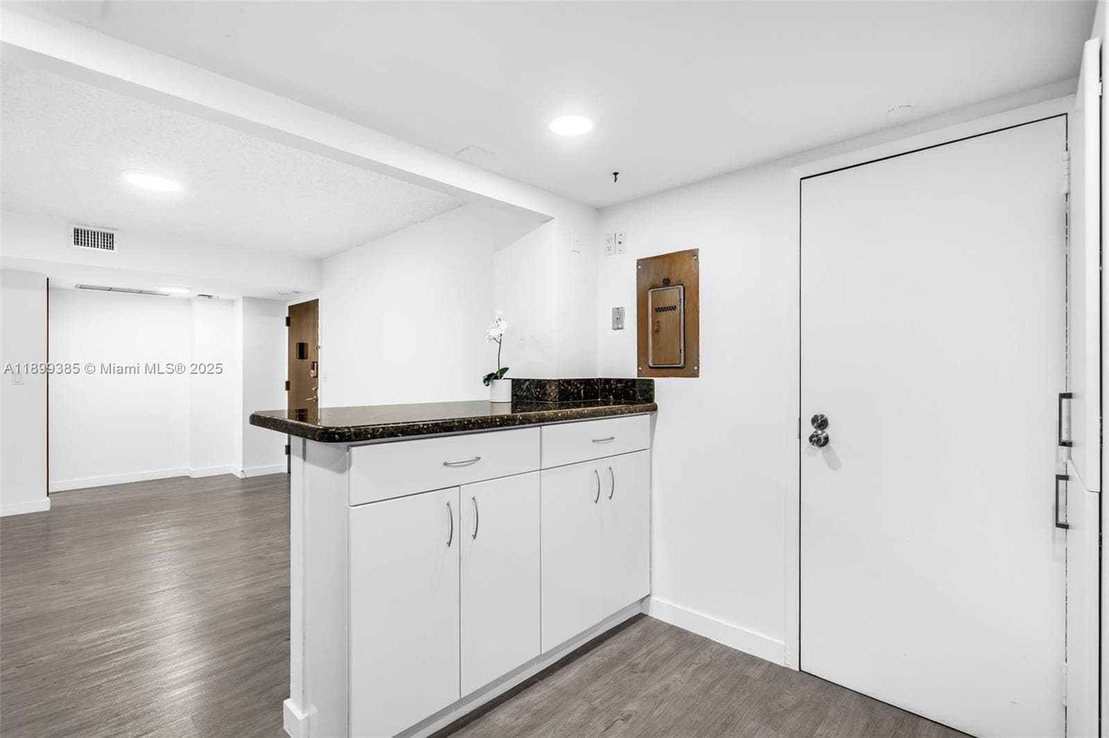 2333 Brickell Ave, Miami FL 33129 — 15