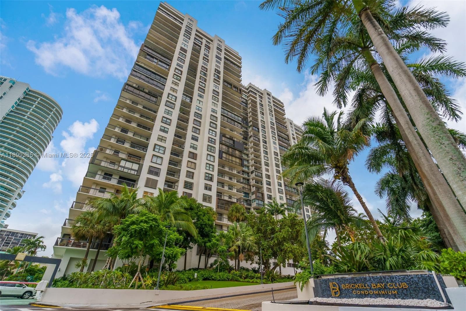 2333 Brickell Ave, Miami FL 33129 — 25