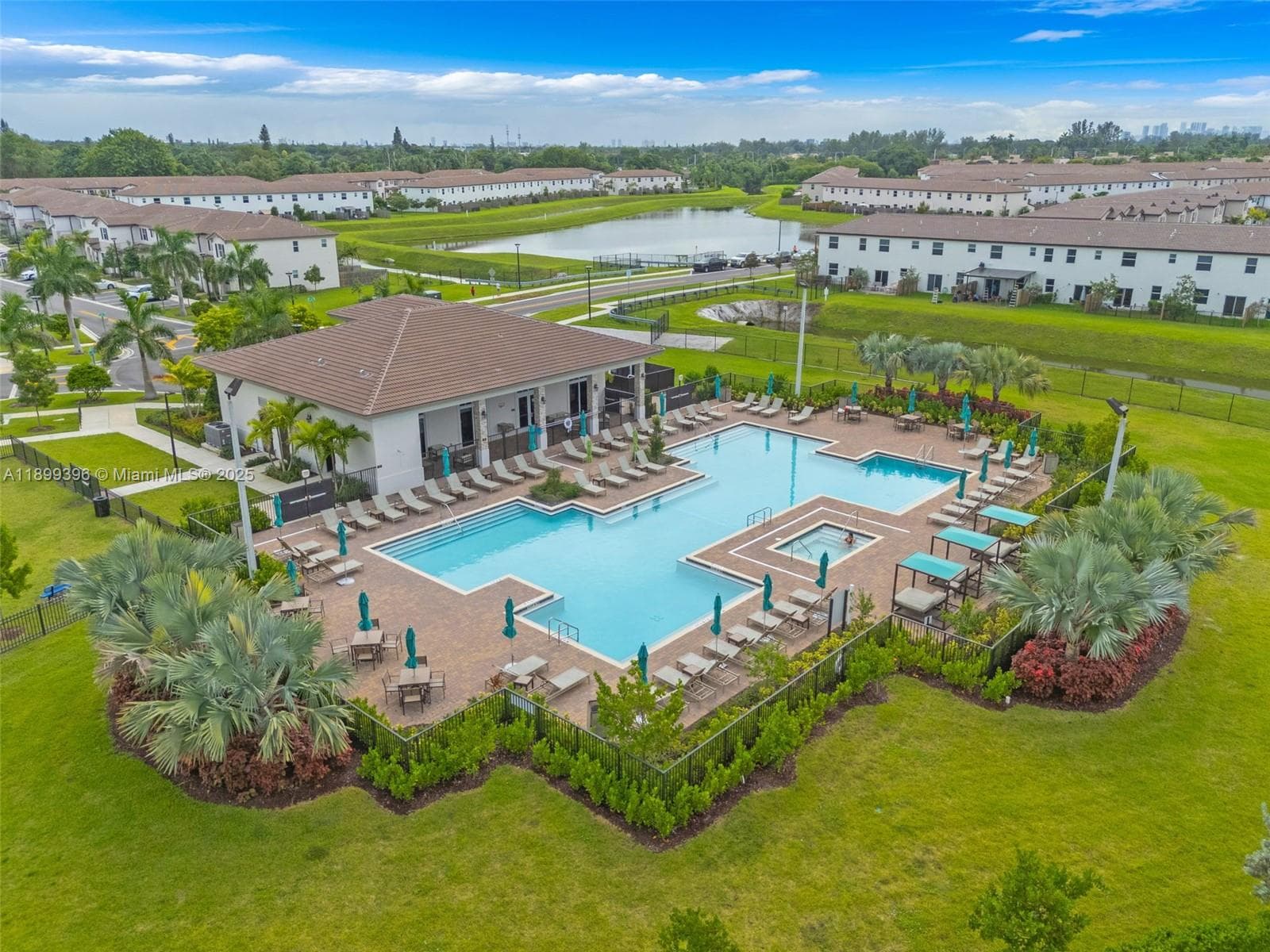 12523 NW 24th Ave, Miami FL 33167 — 32