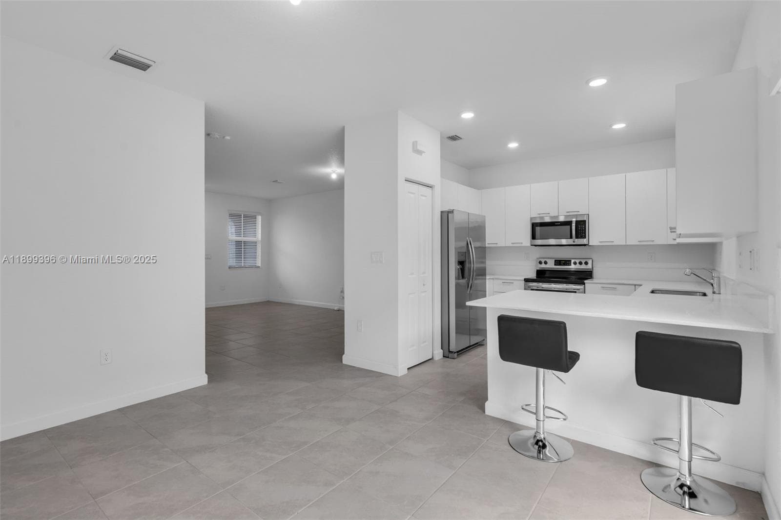 12523 NW 24th Ave, Miami FL 33167 — 8