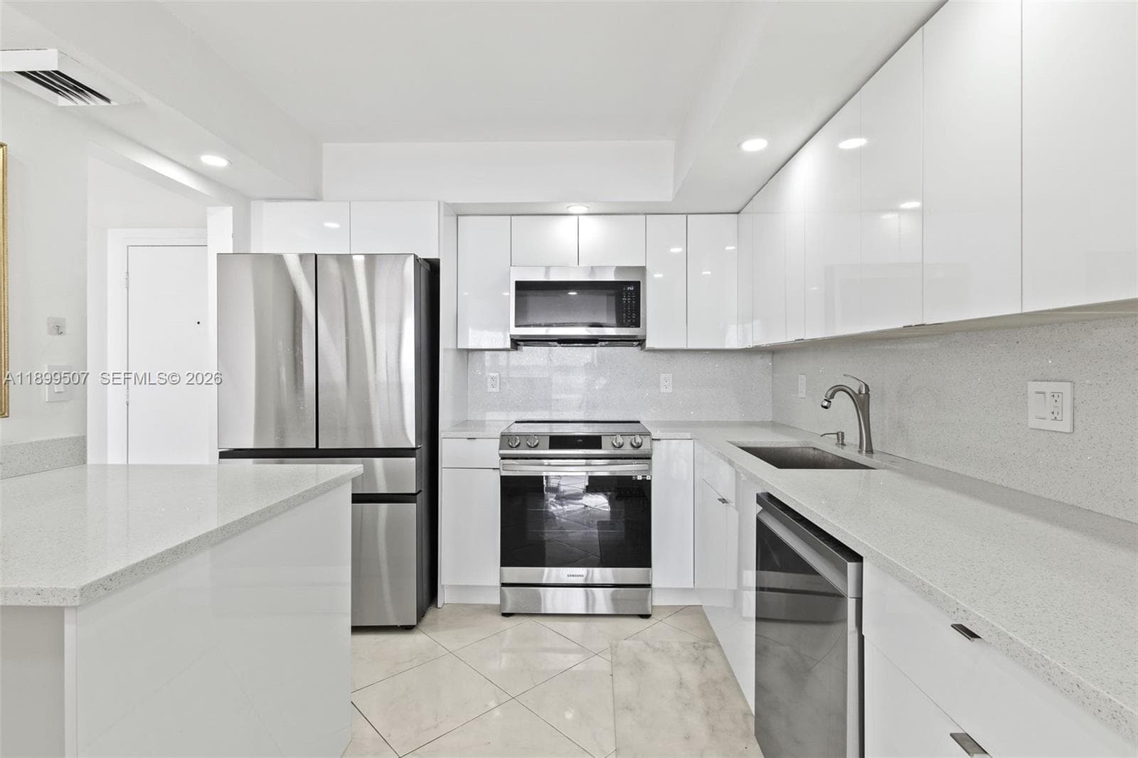 18021 Biscayne Blvd # 1003, Aventura FL 33160 — 3