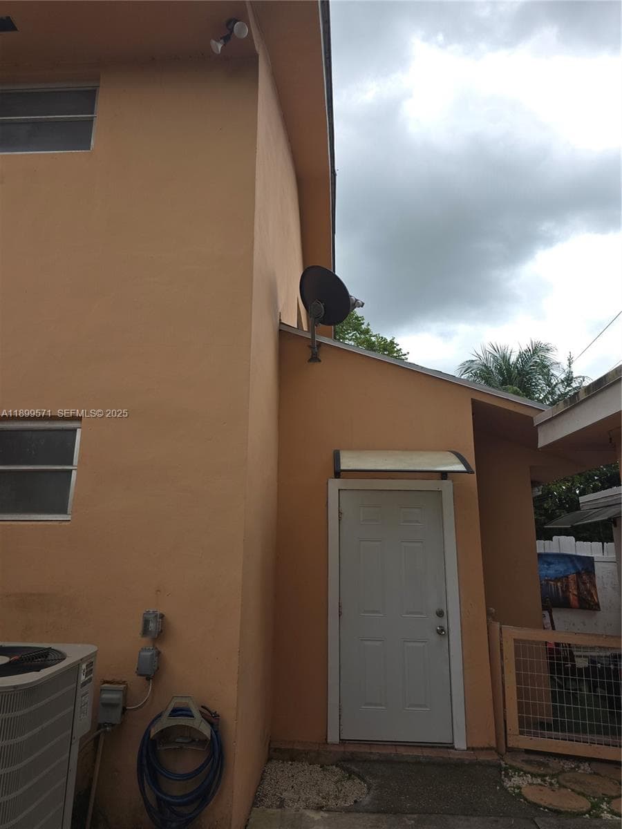 250 NW 63rd Ct, Miami FL 33126 — 21