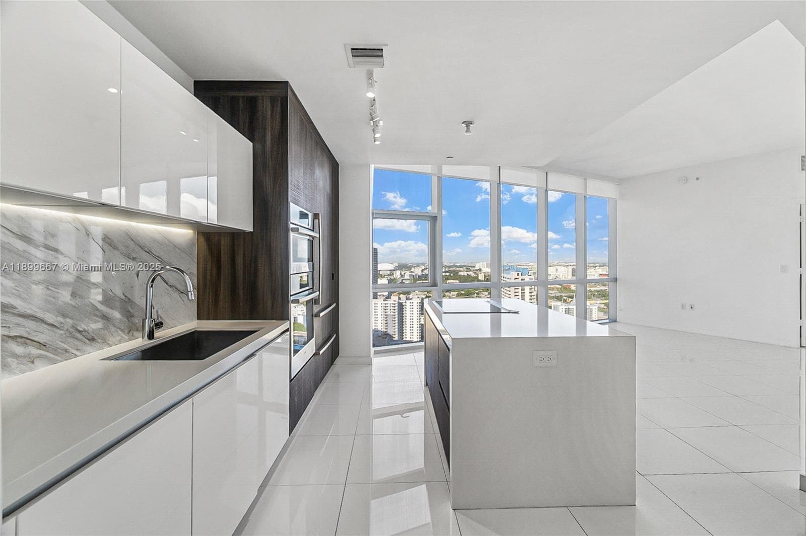 851 NE 1st Ave # 2802, Miami FL 33132 — 6