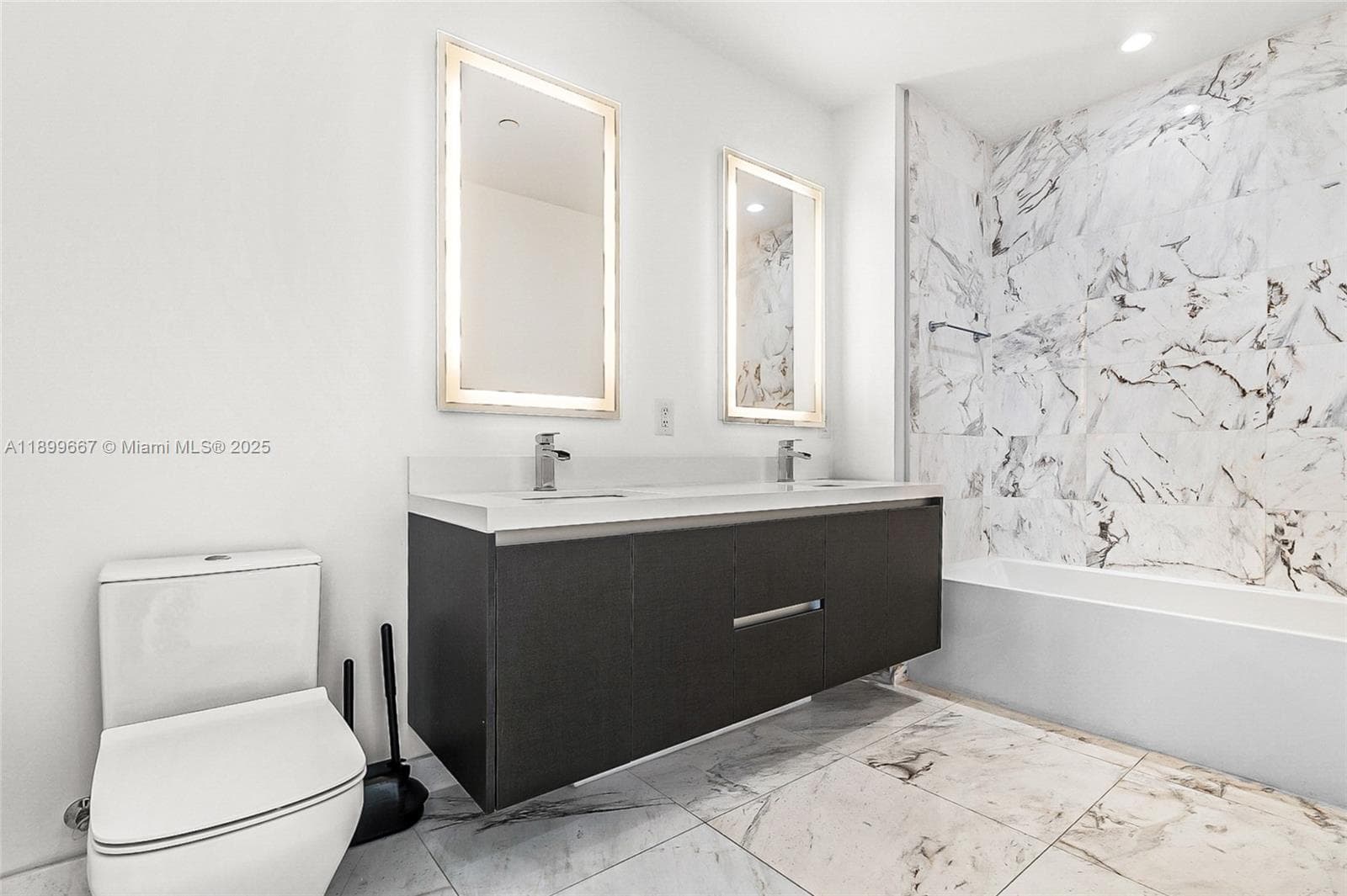 851 NE 1st Ave # 2802, Miami FL 33132 — 16