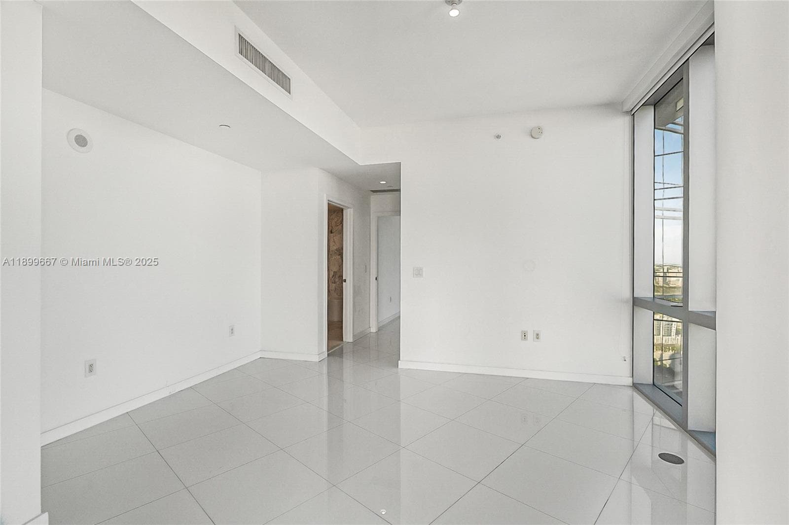 851 NE 1st Ave # 2802, Miami FL 33132 — 22