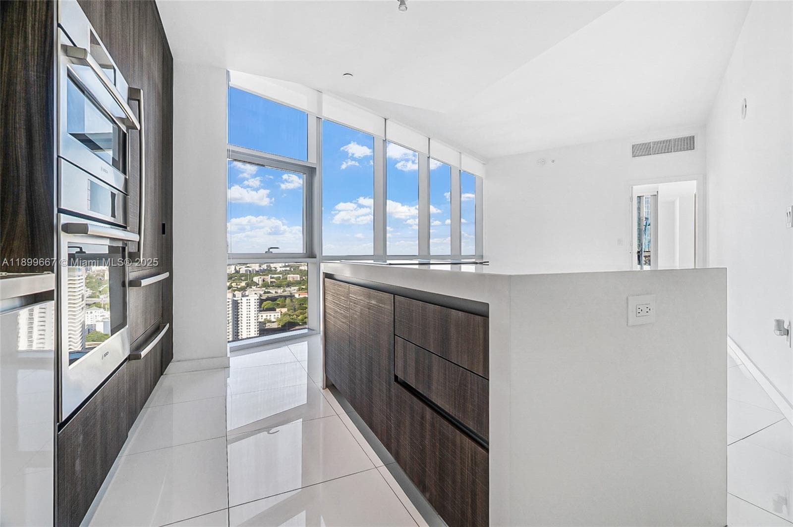 851 NE 1st Ave # 2802, Miami FL 33132 — 7