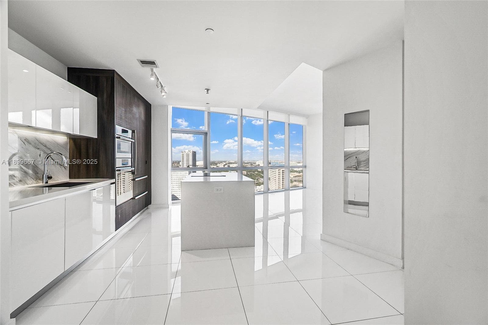 851 NE 1st Ave # 2802, Miami FL 33132 — 3