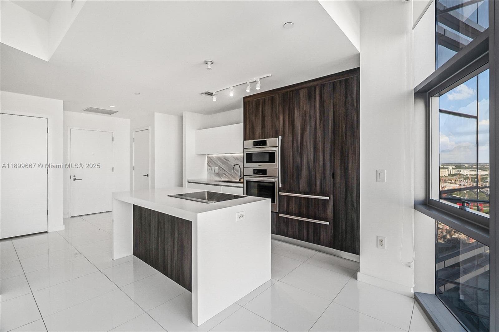 851 NE 1st Ave # 2802, Miami FL 33132 — 5