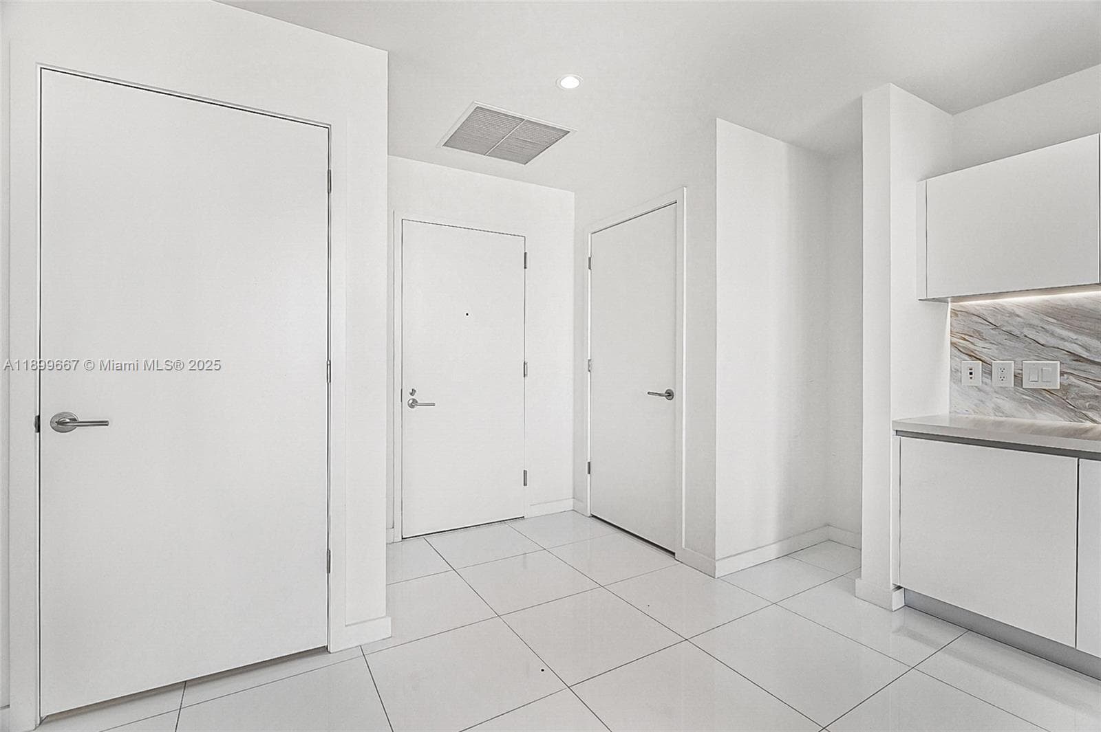 851 NE 1st Ave # 2802, Miami FL 33132 — 9
