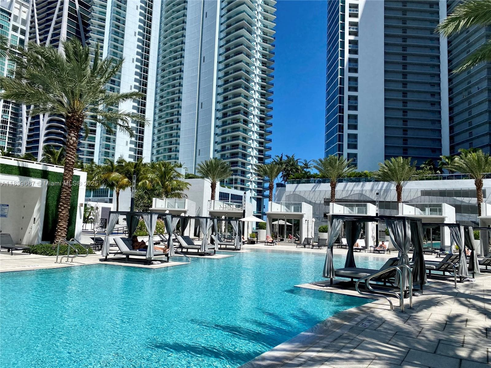 851 NE 1st Ave # 2802, Miami FL 33132 — 30