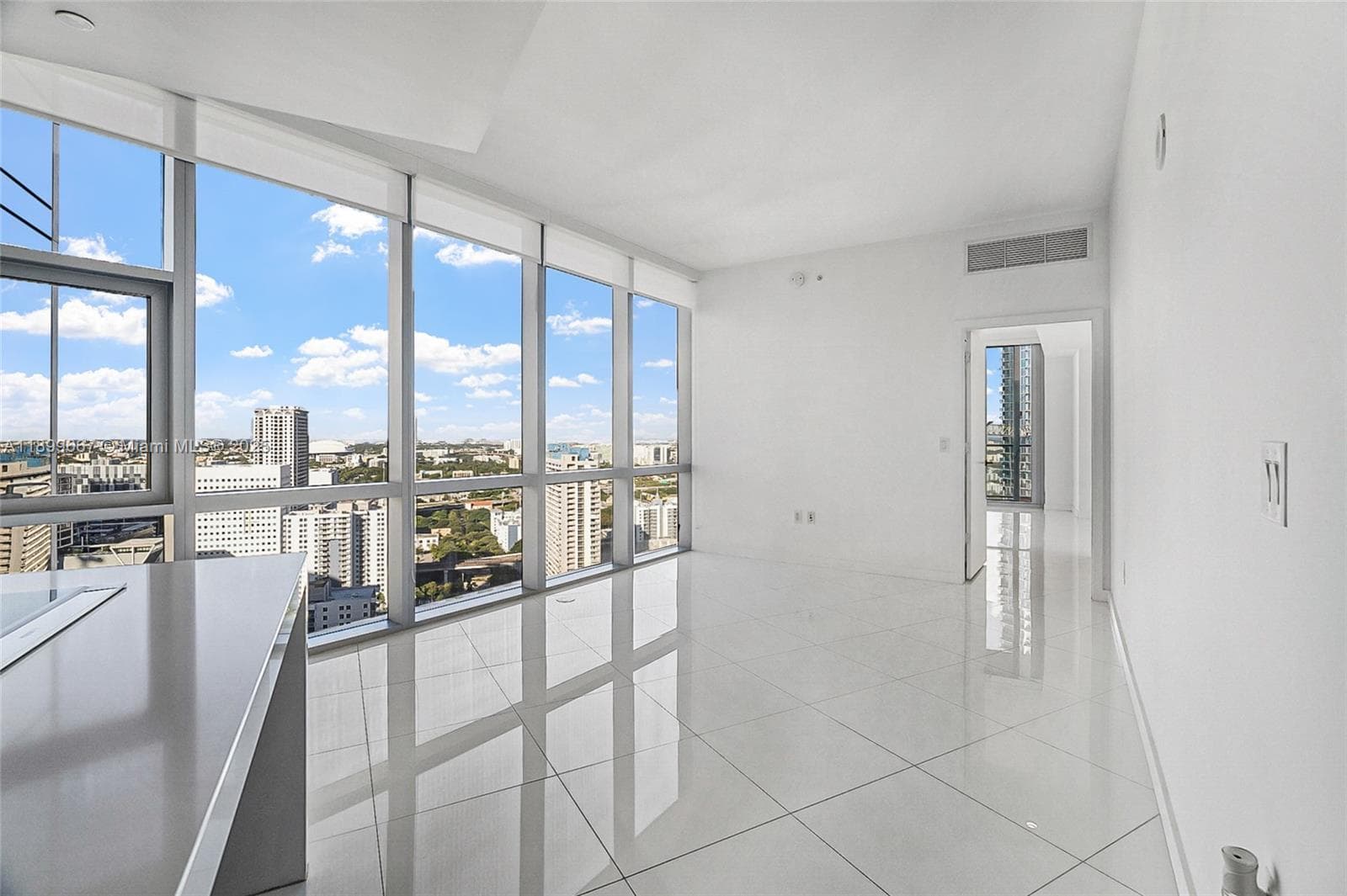 851 NE 1st Ave # 2802, Miami FL 33132 — 10