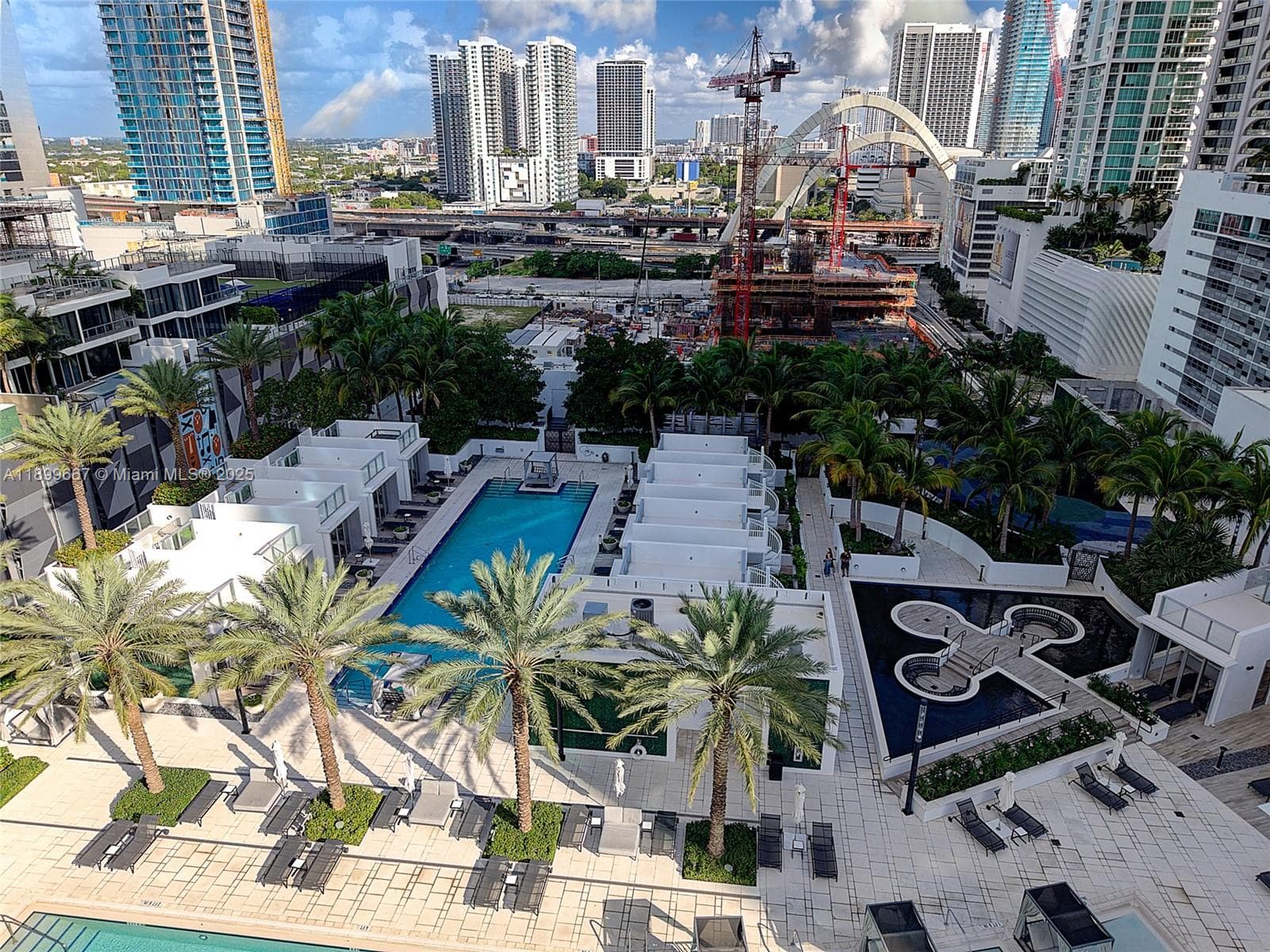 851 NE 1st Ave # 2802, Miami FL 33132 — 49