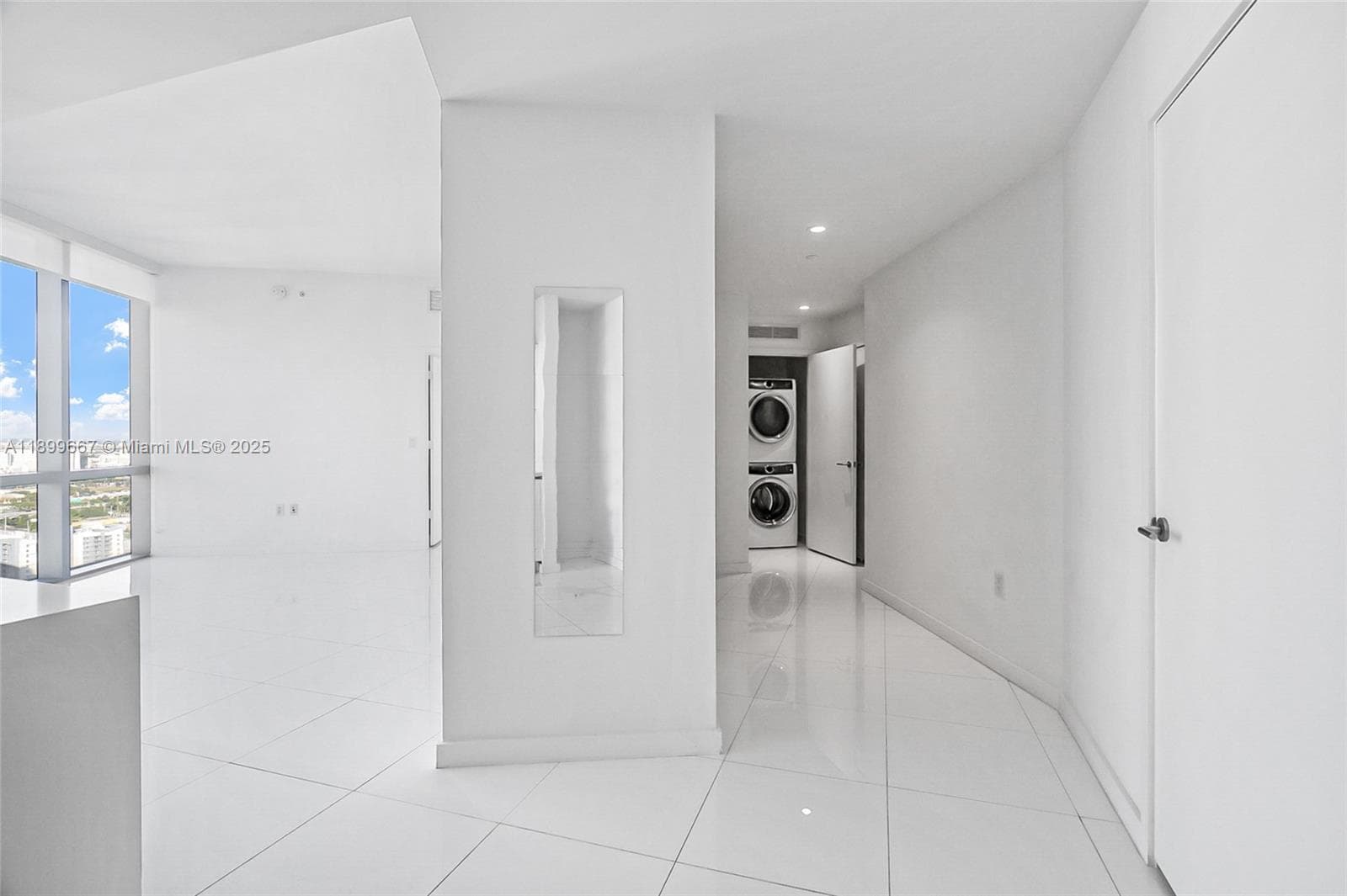 851 NE 1st Ave # 2802, Miami FL 33132 — 11