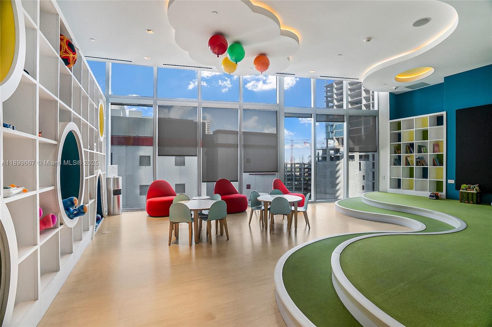 851 NE 1st Ave # 2802, Miami FL 33132 — 39