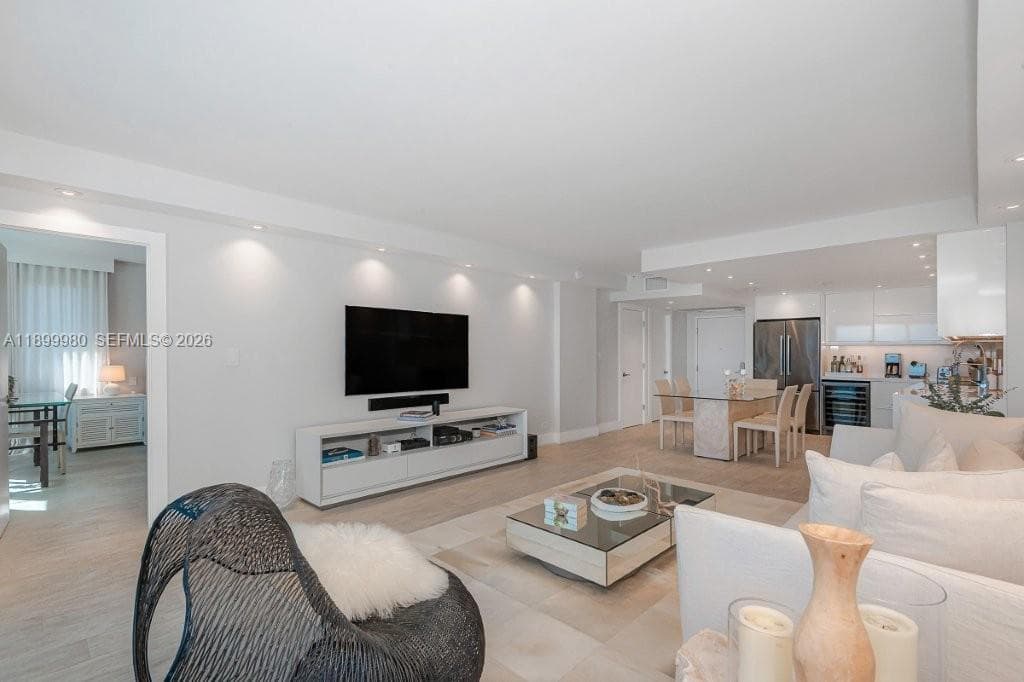2301 Collins Ave # 738, Miami Beach FL 33139 — 19