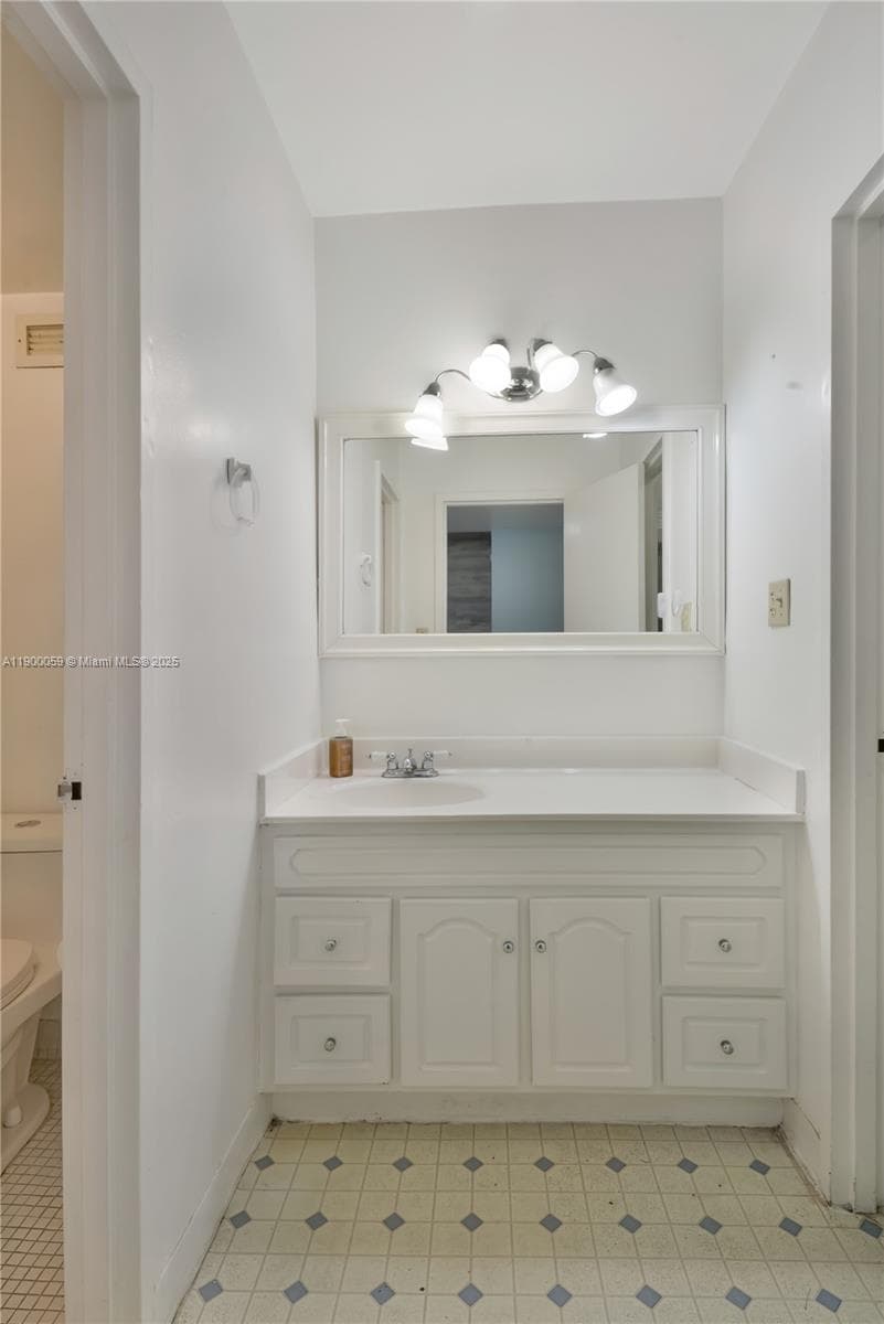 100 Lincoln Rd # 607, Miami Beach FL 33139 — 14