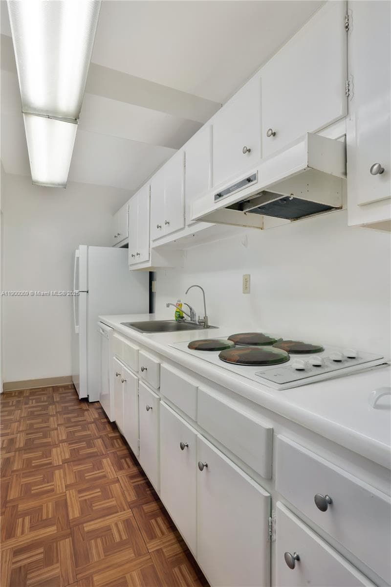 100 Lincoln Rd # 607, Miami Beach FL 33139 — 18