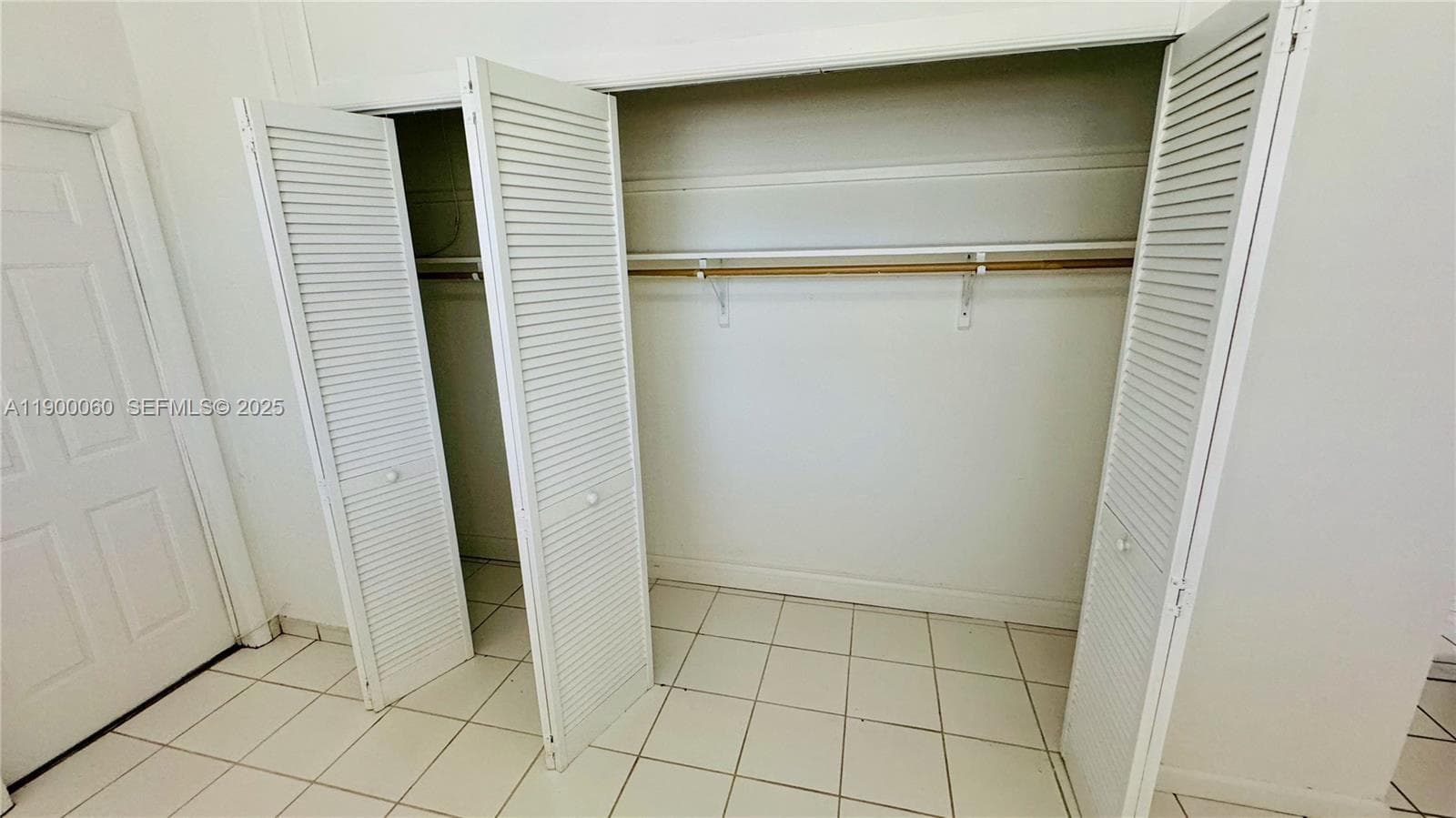 8000 Tatum Waterway Dr # 1, Miami Beach FL 33141 — 12