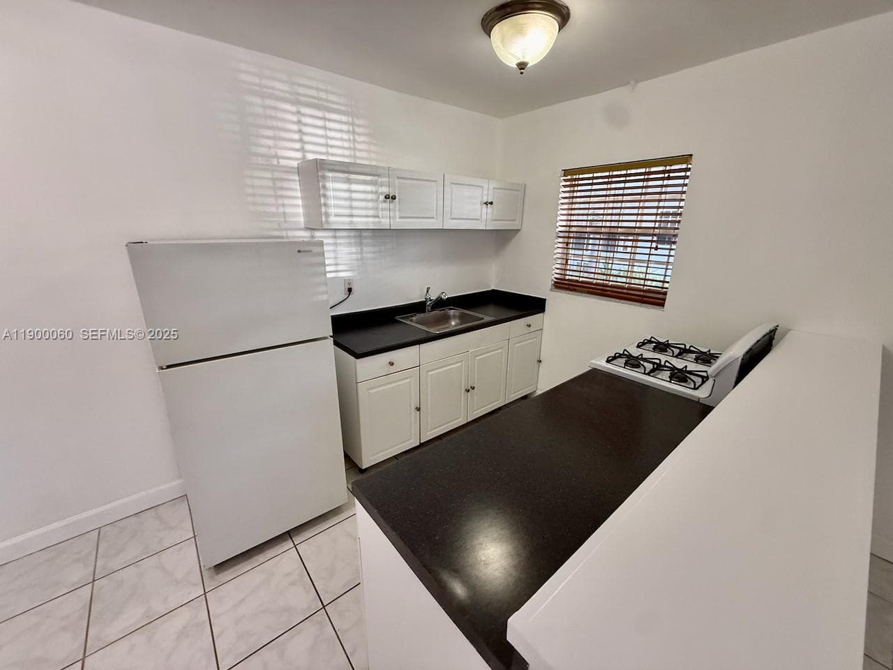 8000 Tatum Waterway Dr # 1, Miami Beach FL 33141 — 32
