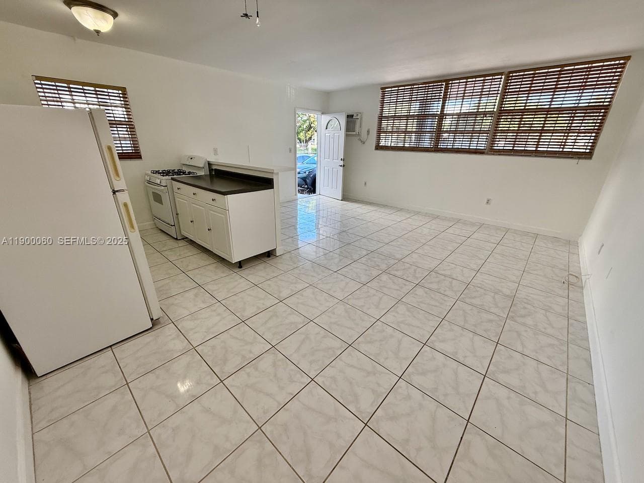 8000 Tatum Waterway Dr # 1, Miami Beach FL 33141 — 30
