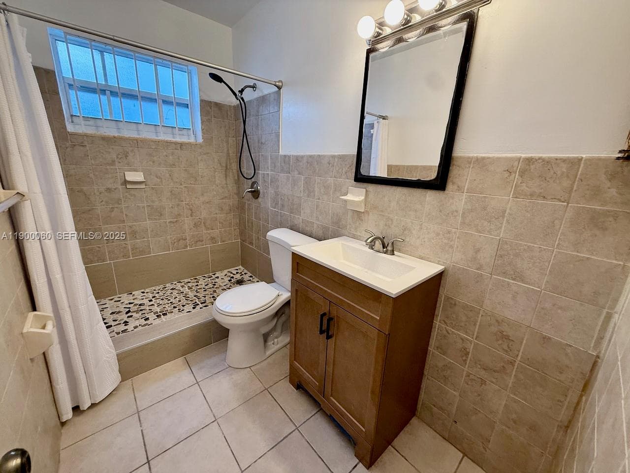 8000 Tatum Waterway Dr # 1, Miami Beach FL 33141 — 18