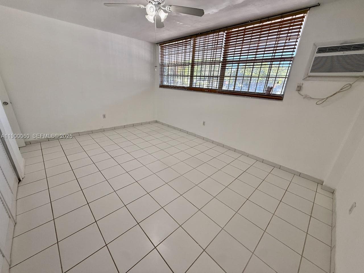 8000 Tatum Waterway Dr # 1, Miami Beach FL 33141 — 29
