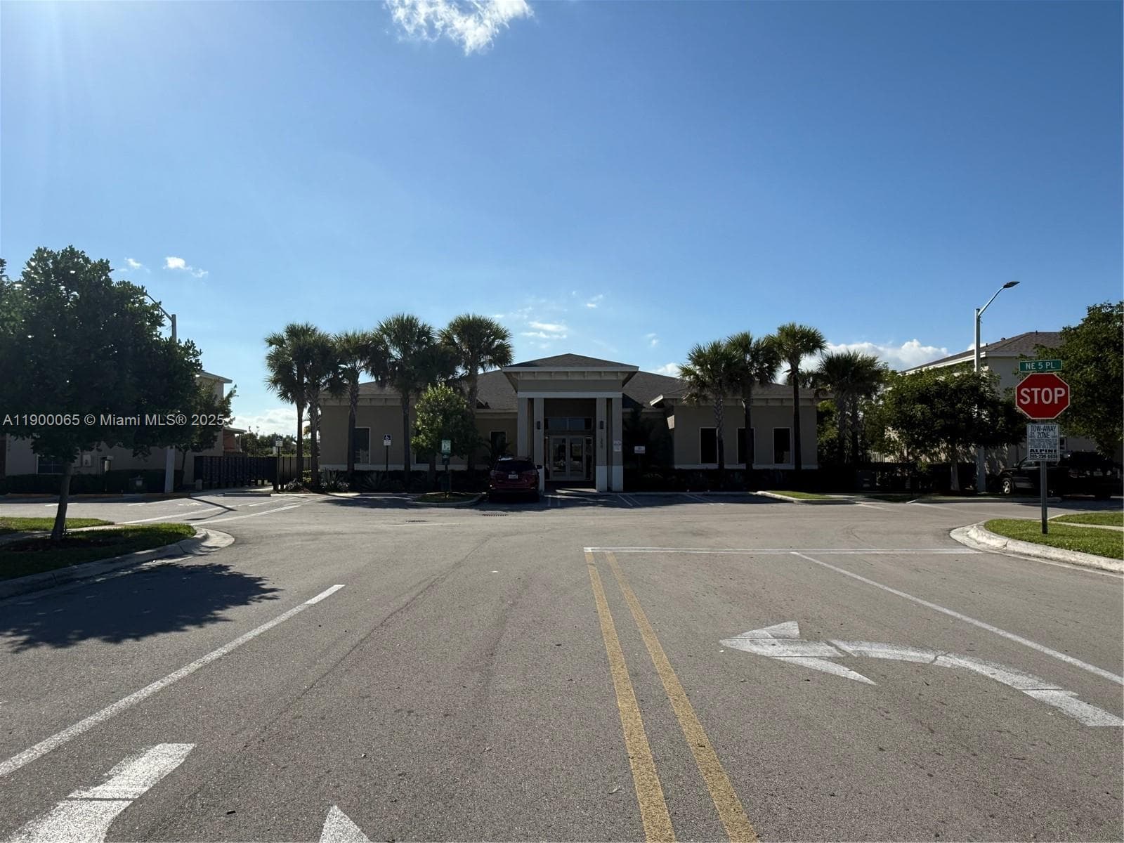 484 NE 5th St, Florida City FL 33034 — 2