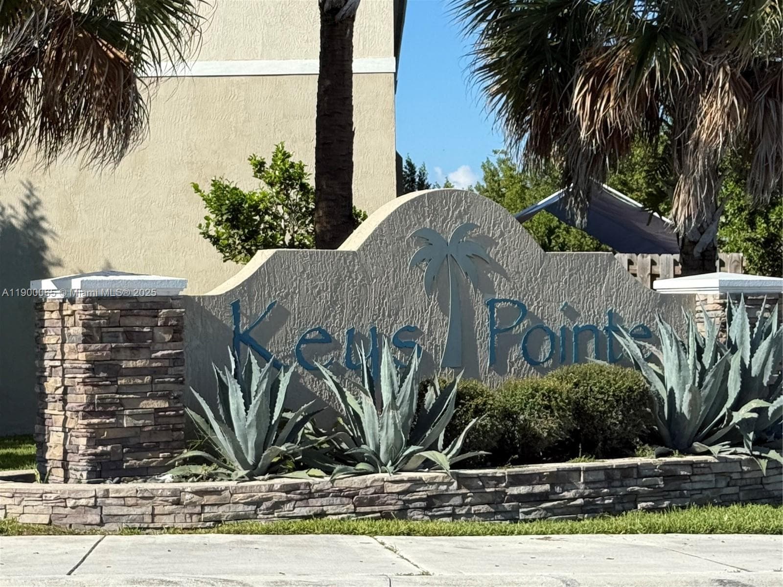 484 NE 5th St, Florida City FL 33034 — 1
