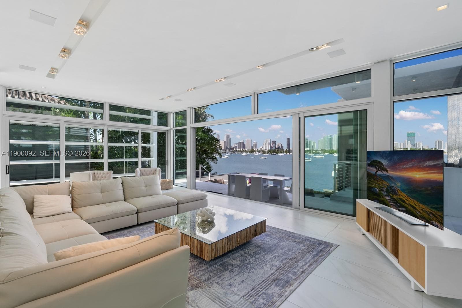 440 S Hibiscus Dr, Miami Beach FL 33139 — 26