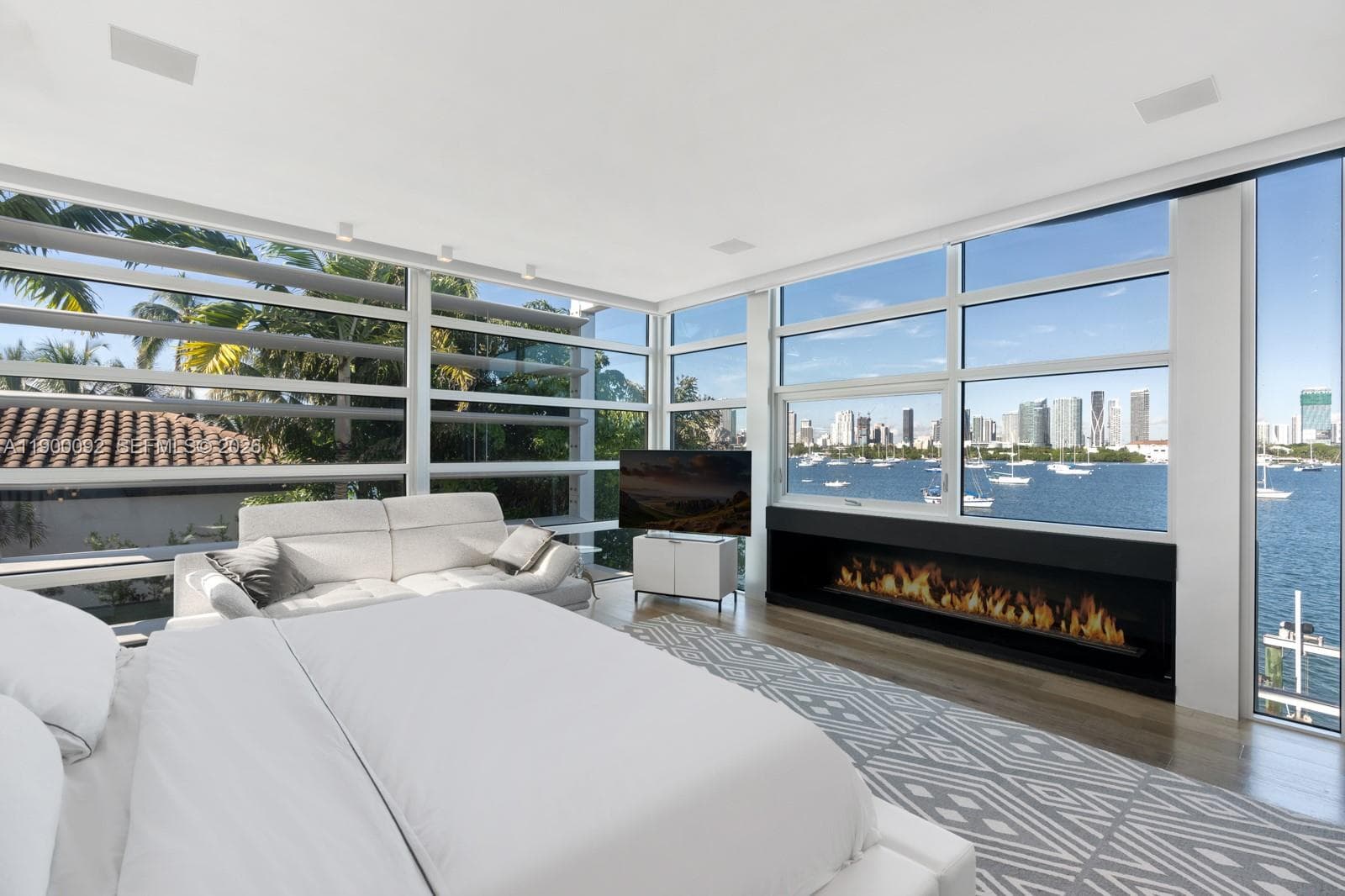 440 S Hibiscus Dr, Miami Beach FL 33139 — 30